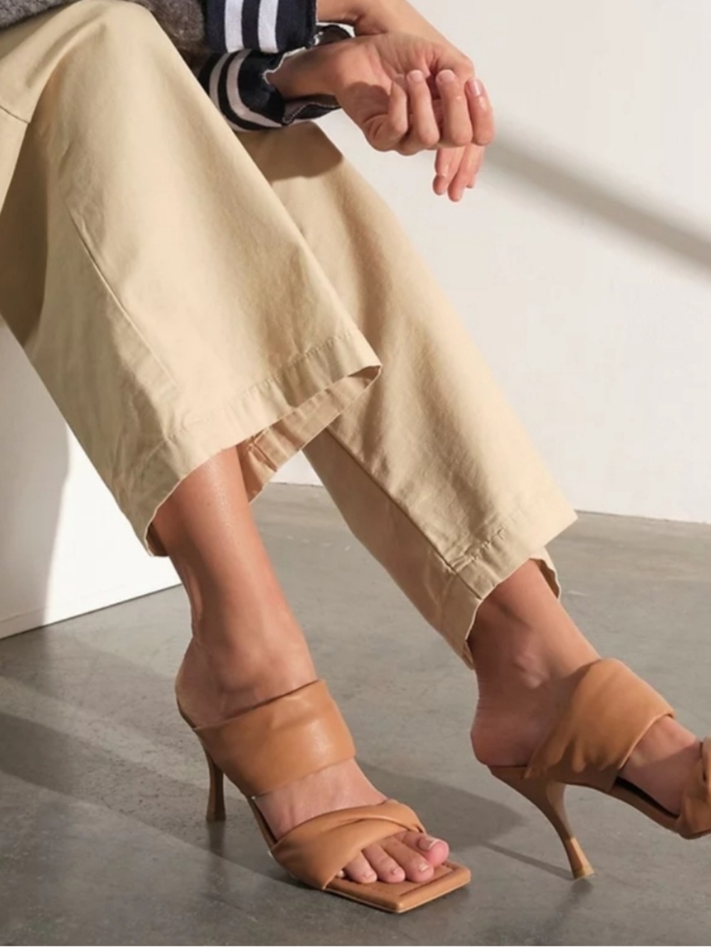 ALOHAS Cognac Puffy Strap Square-Toe Heels